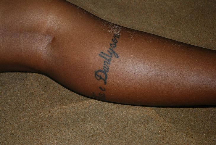 Mulher é encontrada sem vida e nua na praia de Pescaria, em Maceió