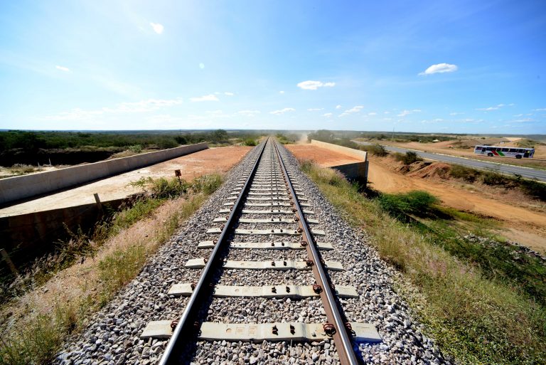 Linha de trem