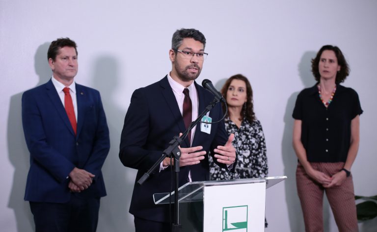 Solenidade de abertura da Exposição "Rádio: Centenário &amp; Antenado". Diretor-Executivo de Comunicação e Mídias Digitais, Cléber Queiroz Machado