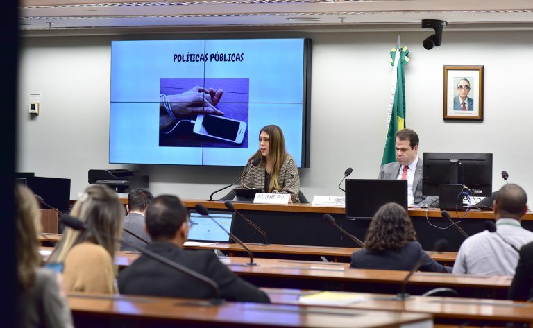 Audiência Pública - Impactos da dependência tecnológica na sociedade.