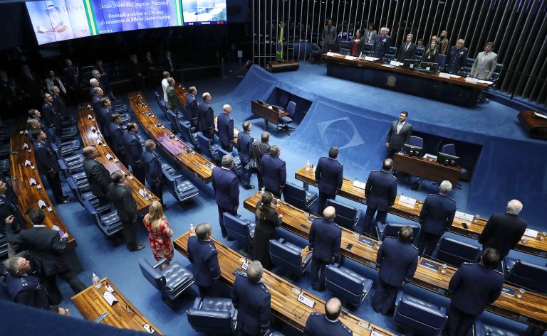 Sessão solene do Congresso Nacional em homenagem aos 150 anos de Santos Dumont