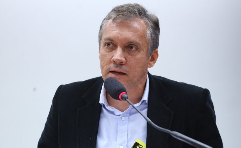 Audiência Pública - Diferenciação entre educação física escolar e esporte competitivo. Professor e pesquisador - Universidade Cidade de São Paulo, Roberto Gimenez