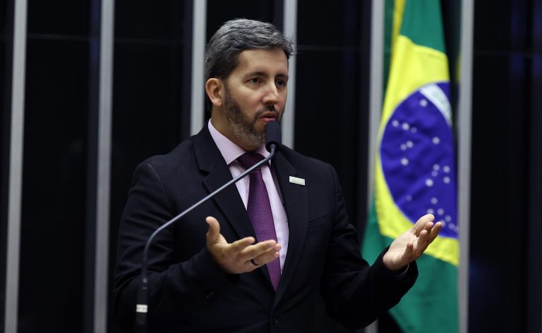 Homenagem aos (às) pioneiros (as) da Construção de Brasília e Lançamento do livro “Vizinhos do Poder – História e Memória da Vila Planalto”. Presidente do Instituto do Patrimônio Histórico e Artístico Nacional - IPHAN, Leandro Grass.
