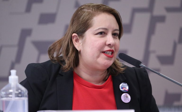 Audiência Pública – Violência Contra Profissionais de Comunicação e Valorização da Comunicação Social. Presidenta Federação Nacional dos Jornalistas (FENAJ), Samira de Castro.