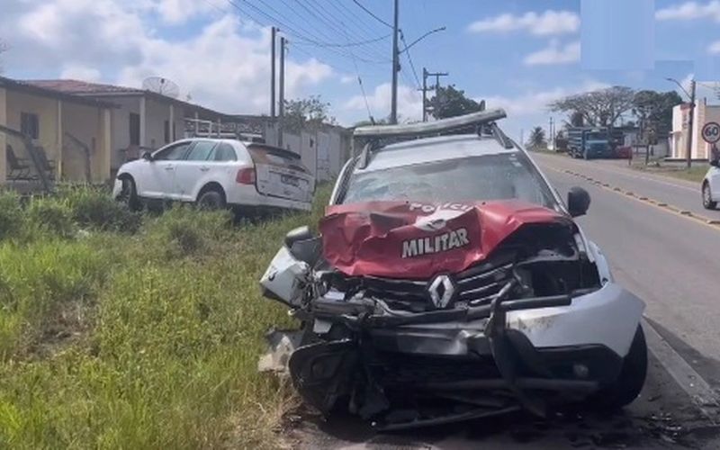 Acidente entre carro e caminhão deixa motorista preso às ferragens em  Atalaia, AL, Alagoas