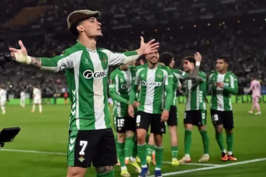 Vai para a Copa? Antony brilha no Betis, supera pubalgia e faz melhor temporada da carreira