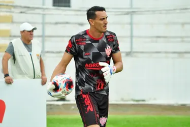 Goleiro Pablo Caíque na mira do CSA