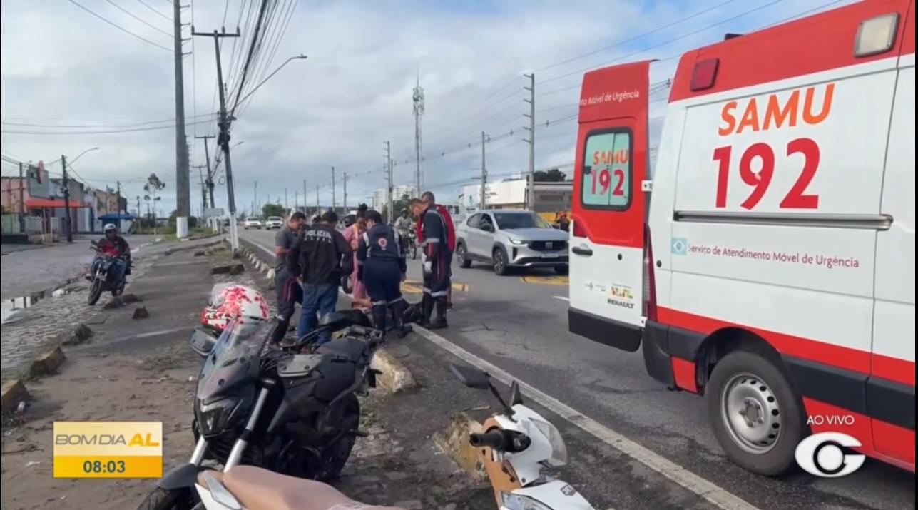 Motociclista perde controle de veículo e sofre acidente na Via Expressa