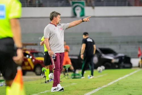 Fábio Matias elogia desempenho defensivo do CRB em vitória fora de casa